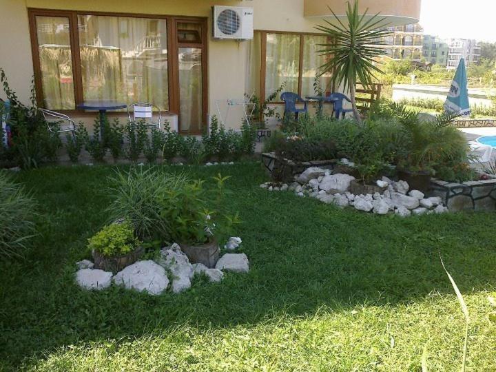 Семеен Хотел Атива - Family Hotel Ativa Lozenets Exteriör bild